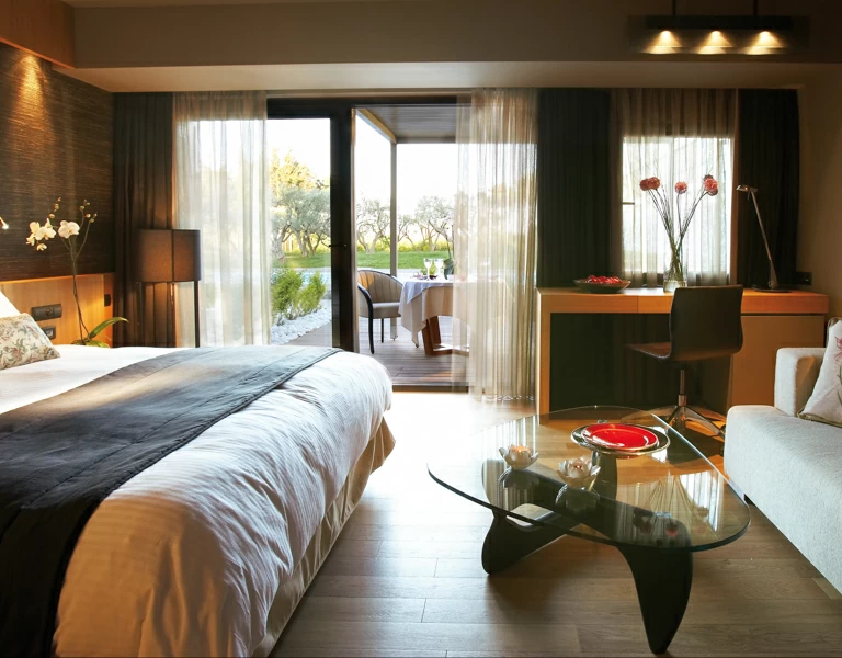 Alexander Beach Hotel & Spa
