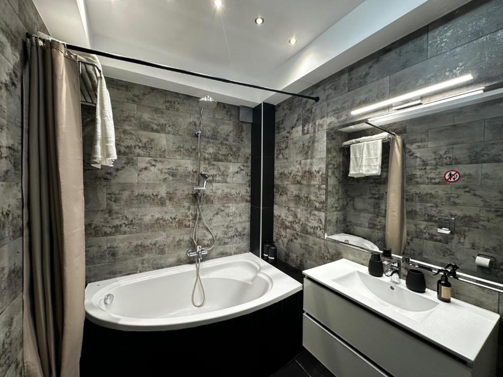 M Garden Residence — photo